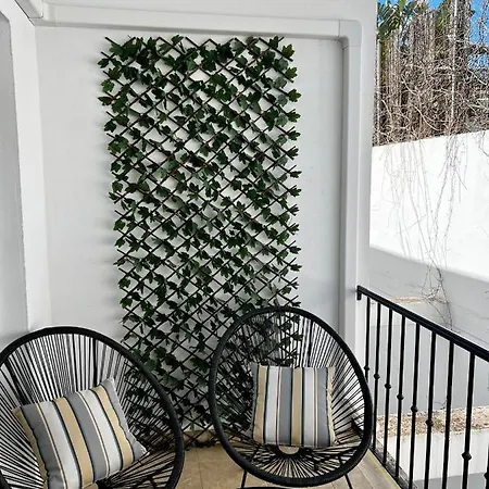 Appartement Skon Med Havudsigt Og Taet Pa Stranden