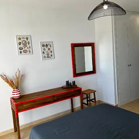 Skon Med Havudsigt Og Taet Pa Stranden *