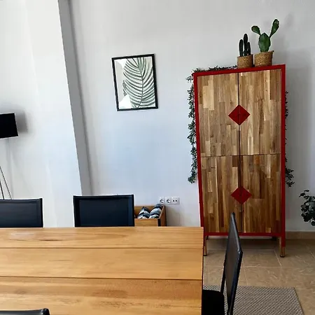 Appartement Skon Med Havudsigt Og Taet Pa Stranden