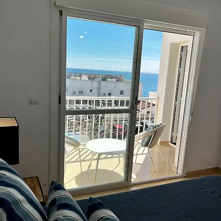 Appartement Skon Med Havudsigt Og Taet Pa Stranden