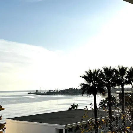 Apartman Skon Med Havudsigt Og Taet Pa Stranden
