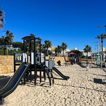 Skon Med Havudsigt Og Taet Pa Stranden Apartman Torreguadiaro