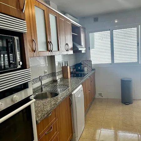 Apartman Skon Med Havudsigt Og Taet Pa Stranden *