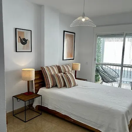 Apartman Skon Med Havudsigt Og Taet Pa Stranden Torreguadiaro