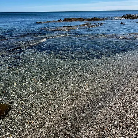 Skon Med Havudsigt Og Taet Pa Stranden Apartman *